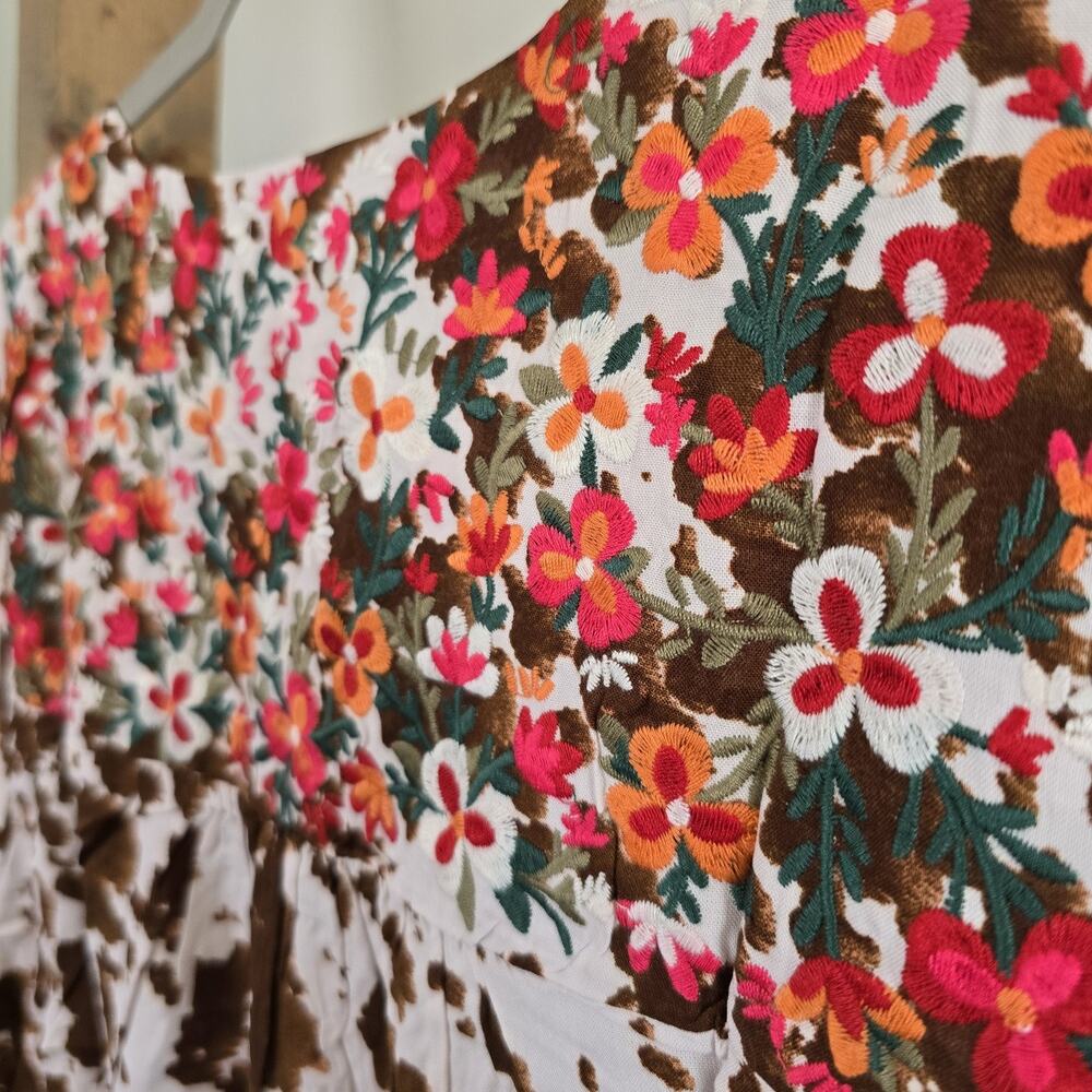 Savanna Jane White and Brown Floral Embroidered Peasant Blouse - Picture 11 of 12